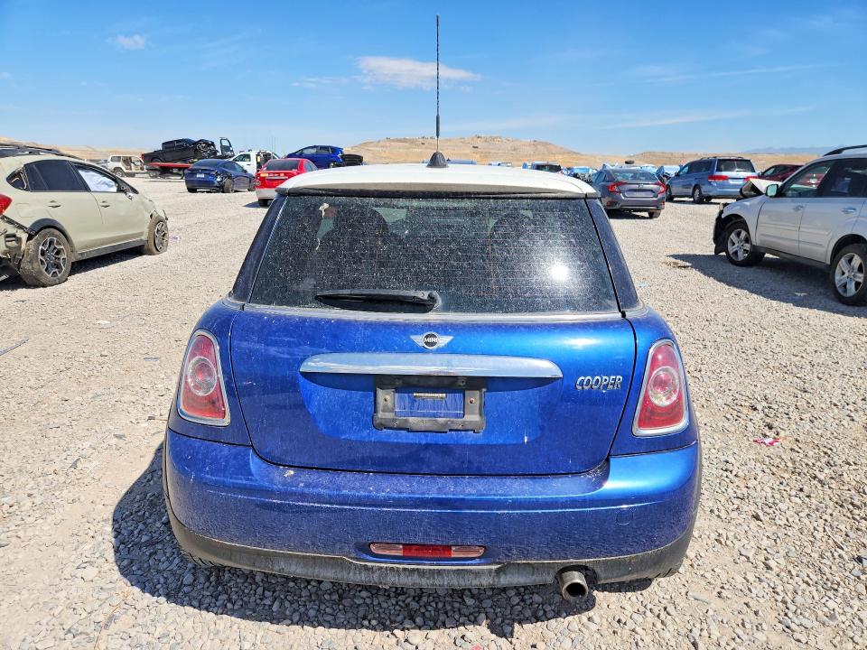 2012 Mini Cooper VIN WMWSU3C57CT369427 COPART salvage auction — MINOR DENT/SCRATCHES, UT - CERTIFICATE OF TITLE, sold $1,350 on 2026-08-22 (photo 6)