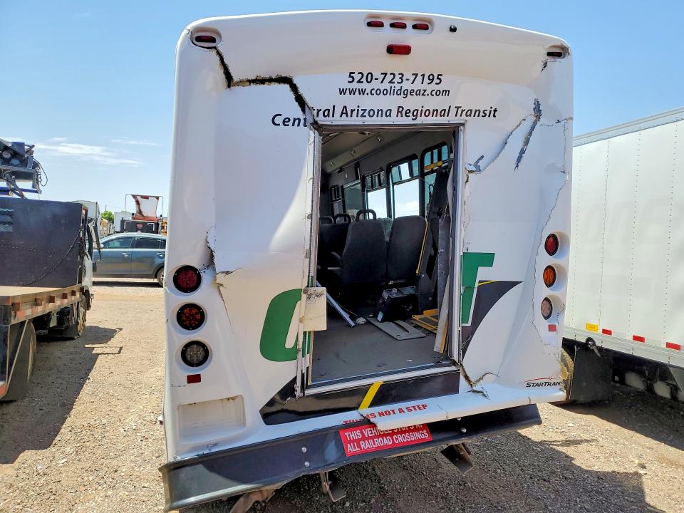 2021 Freightliner Unknown VIN 4UZADRFD0MCMM3353 COPART salvage auction — ROLLOVER, AZ - CERT OF TITLE - SALVAGE, sold $2,675 on 2026-09-06 (photo 6)