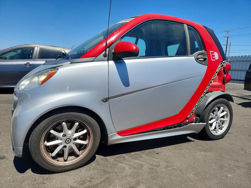 2015 Smart Fortwo VIN WMEEJ9AA7FK836157 COPART salvage auction — REAR END, Ca - Cert Of Title-Salvaged, sold $525 on 2026-08-19 (photo 1)