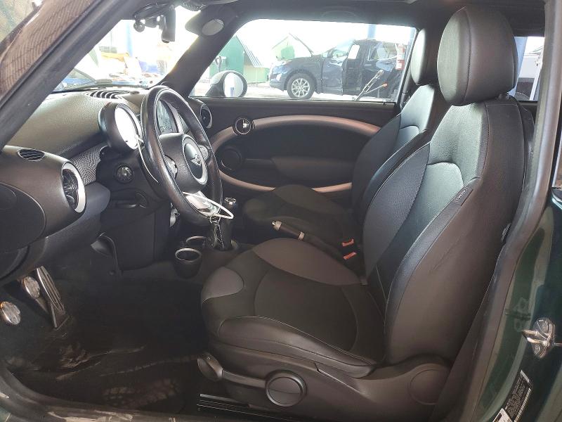 2009 Mini Cooper VIN WMWMF73509TT97220 COPART salvage auction — MINOR DENT/SCRATCHES, Az - Certificate Of Title, sold $900 on 2026-08-27 (photo 7)