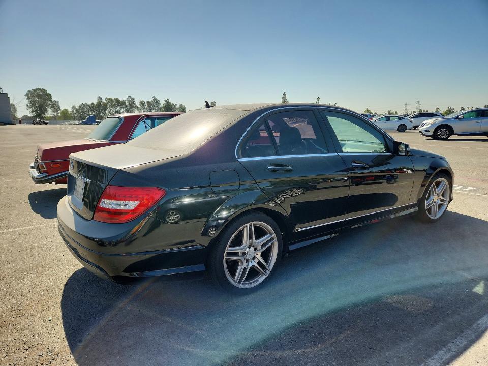 2013 Mercedes-benz VIN WDDGF4HB3DR257896 COPART salvage auction — MINOR DENT/SCRATCHES, CA - DIS/DLR/EXP ONLY CLEAN TITLE, sold $750 on 2026-08-13 (photo 3)