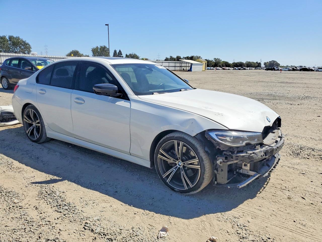 2021 BMW 3er VIN 3MW5R7J09M8B97942 COPART salvage auction — Front End, Sc - Salvage Title, sold $11,300 on 2026-09-24 (photo 4)