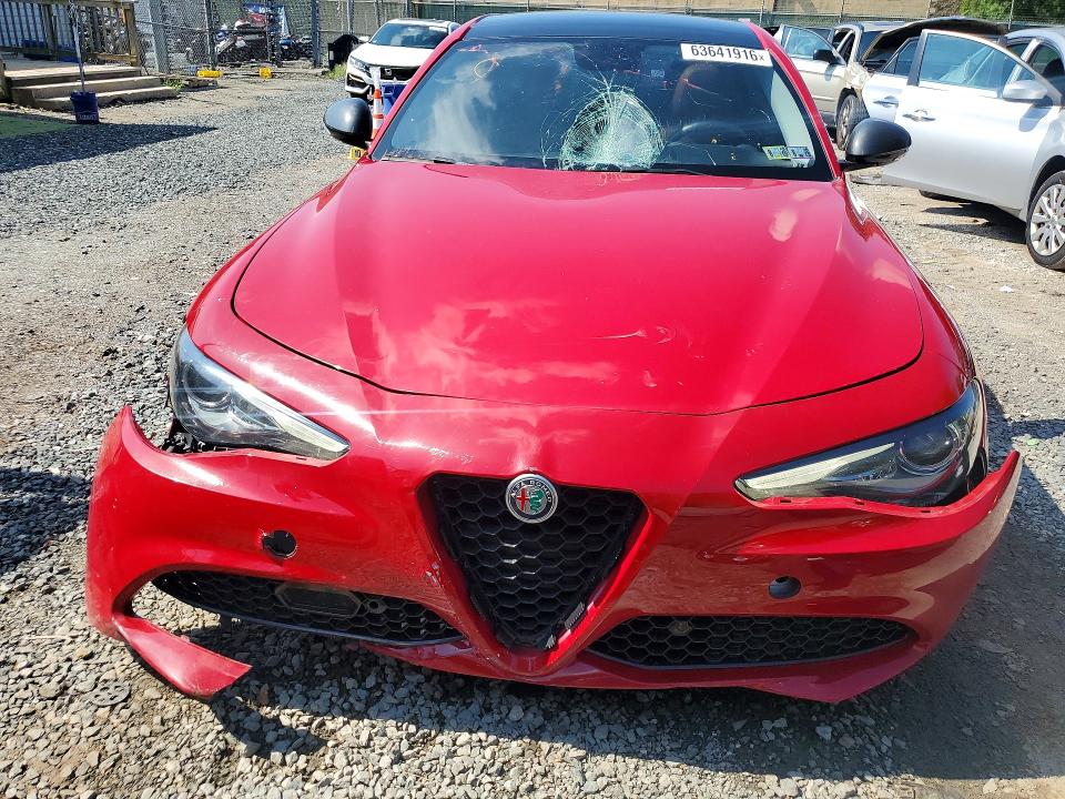 2019 Alfa romeo Giulia VIN ZARFAMBN1K7622839 COPART salvage auction — ALL OVER, WV - CERTIFICATE OF TITLE, sold $1,800 on 2026-08-17 (photo 5)