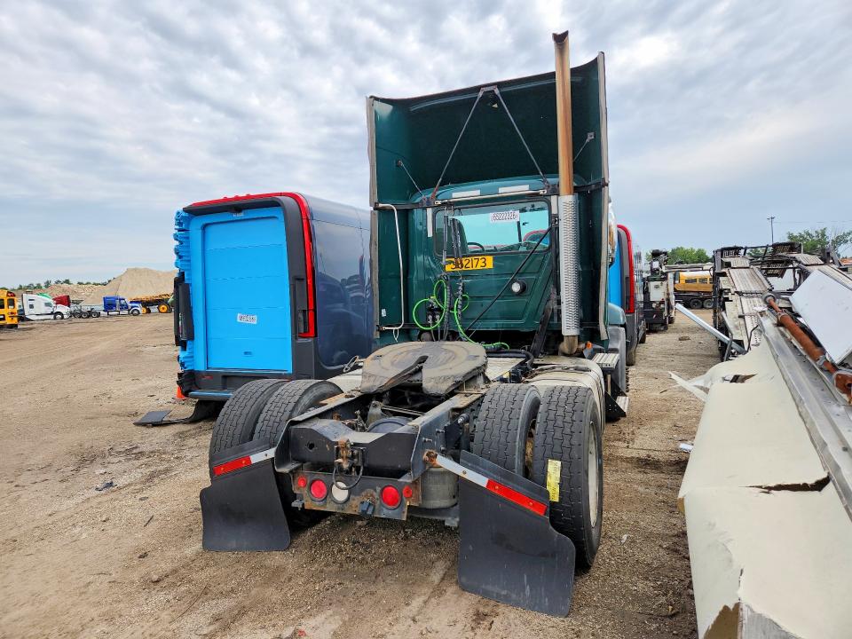 2017 Mack Cxu612 VIN 1M1AW01X4HM009481 COPART salvage auction — NORMAL WEAR, OK - CERTIFICATE OF TITLE (P), sold $1,200 on 2026-09-10 (photo 3)