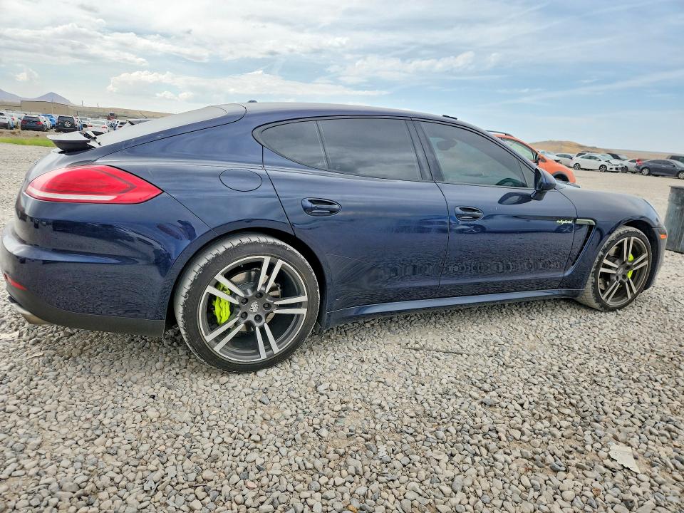 2016 Porsche Panamera VIN WP0AD2A72GL040623 COPART salvage auction — MINOR DENT/SCRATCHES, Ut - Cert Of Title-Flood/Restored, sold $3,300 on 2026-08-14 (photo 3)