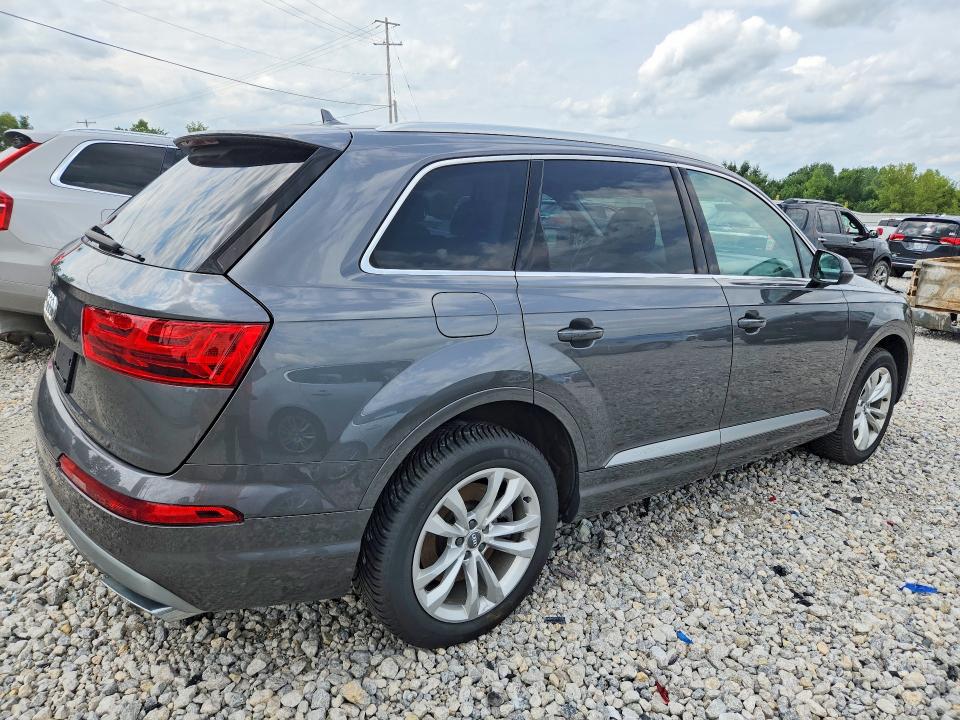 2019 Audi Q7 VIN WA1AHAF71KD017063 COPART salvage auction — MINOR DENT/SCRATCHES, MI - DEALER ONLY CLEAN TITLE (P), sold $7,100 on 2026-09-03 (photo 3)