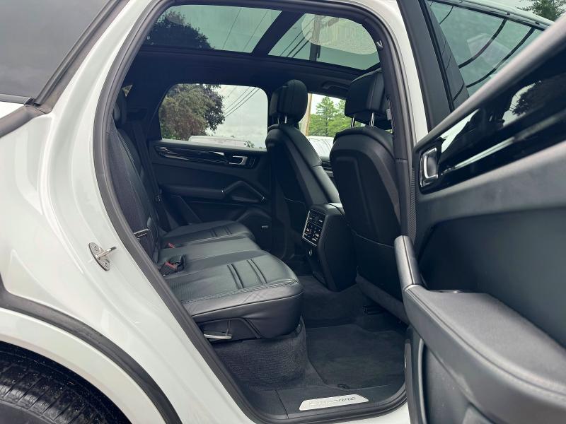 2019 Porsche Cayenne VIN WP1AA2AY3KDA07262 COPART salvage auction — MINOR DENT/SCRATCHES, Wi - Certificate Of Title (P), sold $15,600 on 2026-08-06 (photo 8)