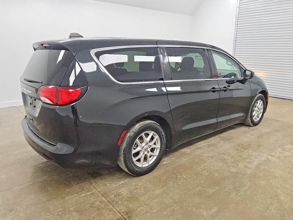 2021 Chrysler Voyager VIN 2C4RC1CG7MR555004 COPART salvage auction — MINOR DENT/SCRATCHES, GA - CERTIFICATE OF TITLE, sold $7,900 on 2026-09-01 (photo 3)