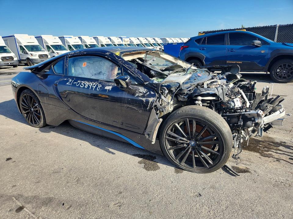 2019 BMW I8 VIN WBY2Z4C5XKVB81936 COPART salvage auction — WATER/FLOOD, FL - CERTIFICATE OF TITLE, sold $4,400 on 2026-09-15 (photo 4)