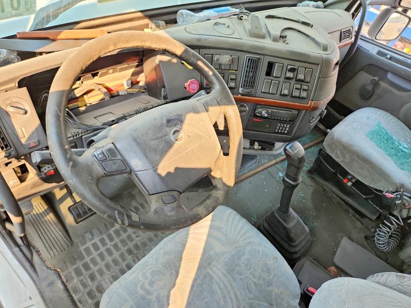 2004 Volvo Vn VIN 4V4NC9TG94N353151 COPART salvage auction — SIDE, Id - Certificate Of Title (P), sold $70 on 2026-08-18 (photo 8)