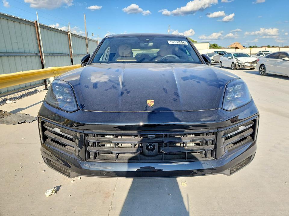 2024 Porsche Cayenne VIN WP1AE2AY4RDA29933 COPART salvage auction — SIDE, Tx - Salvage Vehicle Title, sold $47,000 on 2026-10-06 (photo 5)