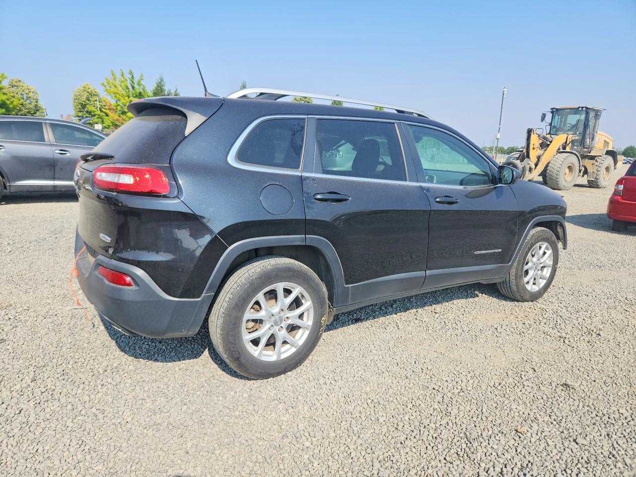 2016 Jeep Cherokee VIN 1C4PJMCS4GW218353 COPART salvage auction — Front End, OR - SALVAGE TITLE CERTIFICATE, sold $1,699 on 2026-10-01 (photo 3)