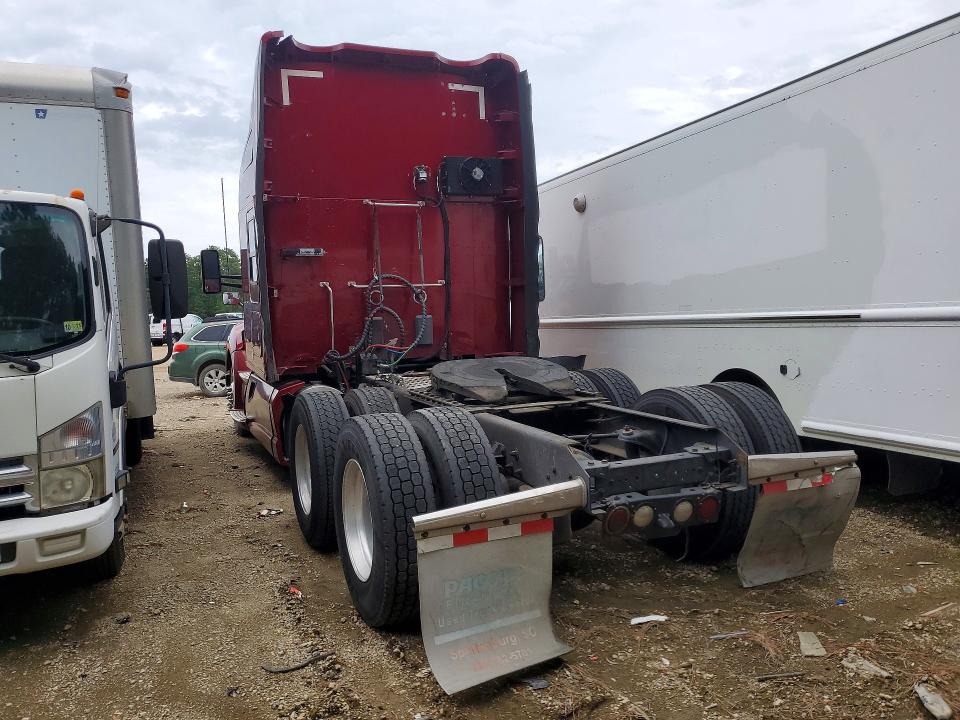 2016 Kenworth T680 VIN 1XKYDP9X3GJ483024 COPART salvage auction — MINOR DENT/SCRATCHES, VA - CERTIFICATE OF TITLE, sold $10,000 on 2026-09-01 (photo 2)