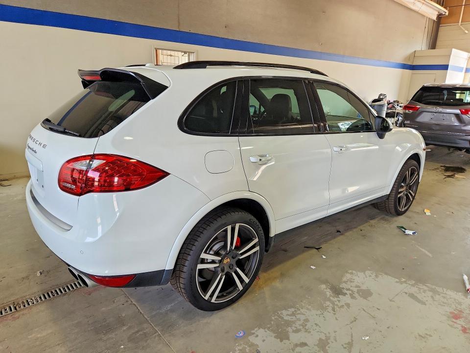 2014 Porsche Cayenne VIN WP1AC2A20ELA80928 COPART salvage auction — MINOR DENT/SCRATCHES, WV - CERTIFICATE OF TITLE (P), sold $1,200 on 2026-09-16 (photo 3)