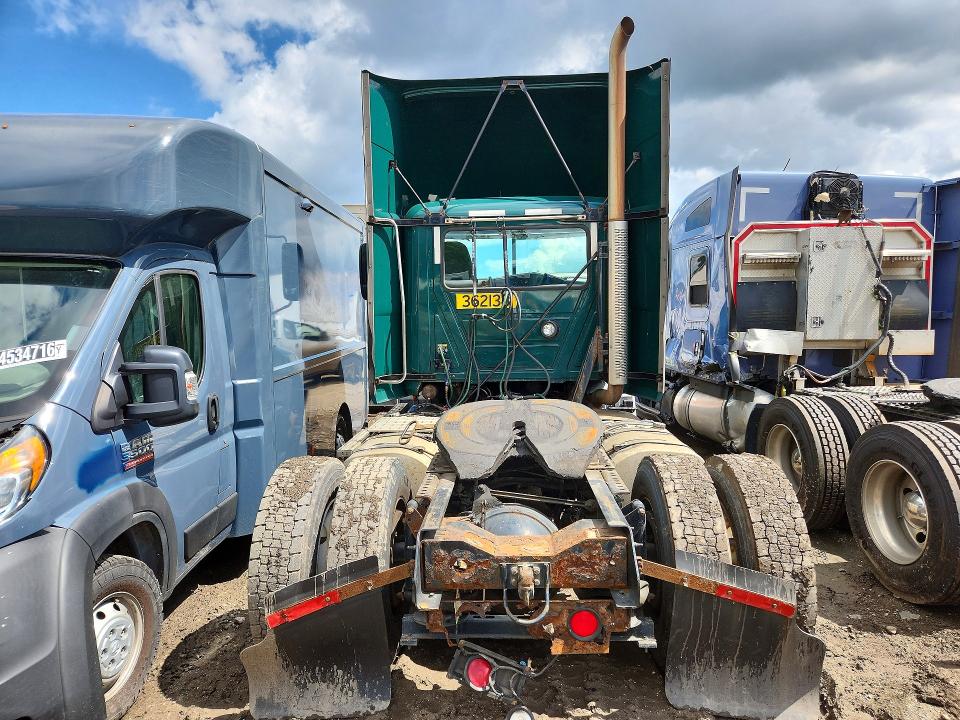 2017 Mack 600 rd600 VIN 1M1AW01X2HM009446 COPART salvage auction — NORMAL WEAR, OK - CERTIFICATE OF TITLE (P), sold $525 on 2026-09-15 (photo 6)