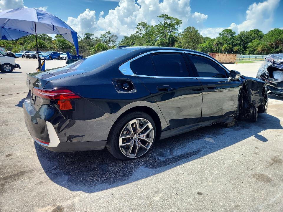 2026 BMW 5 series VIN WBA53FJ03TCW60502 COPART salvage auction — FRONT END, FL - CERTIFICATE OF DESTRUCTION, sold $24,000 on 2026-09-02 (photo 3)