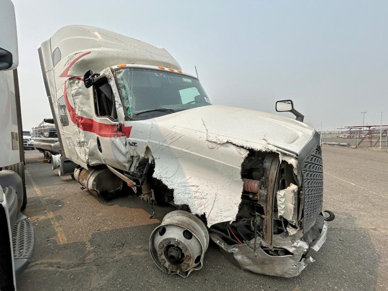 2026 International VIN 3HSDZAPR7TN344719 COPART salvage auction — ROLLOVER, In - Certificate Of Title (P), sold $14,700 on 2026-09-01 (photo 4)