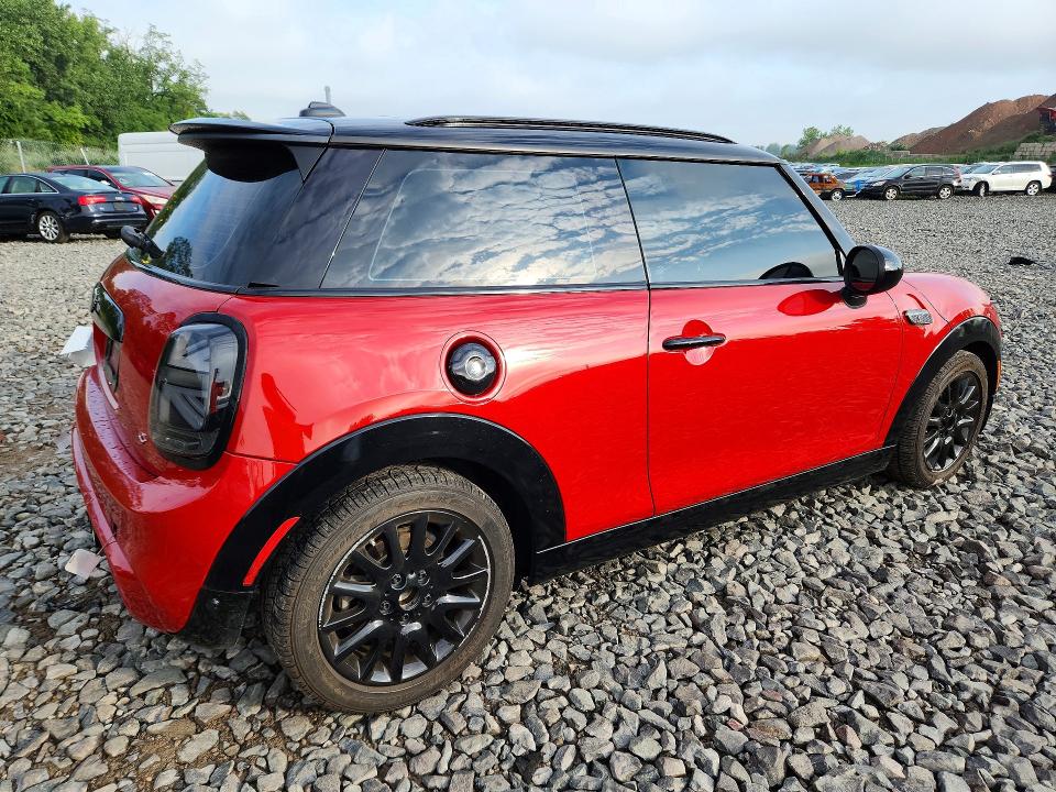 2017 Mini Cooper VIN WMWXP7C31H2A46381 COPART salvage auction — REAR END, Ny - Mv-907A Salvage Certificate, sold $3,200 on 2026-08-17 (photo 3)