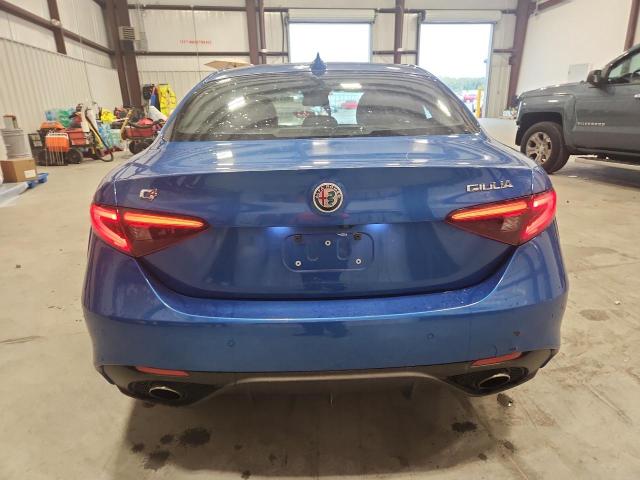 2018 Alfa romeo Giulia VIN ZARFAEEN4J7579825 COPART salvage auction — NORMAL WEAR, Fl - Certificate Of Title, sold $3,500 on 2026-08-21 (photo 6)