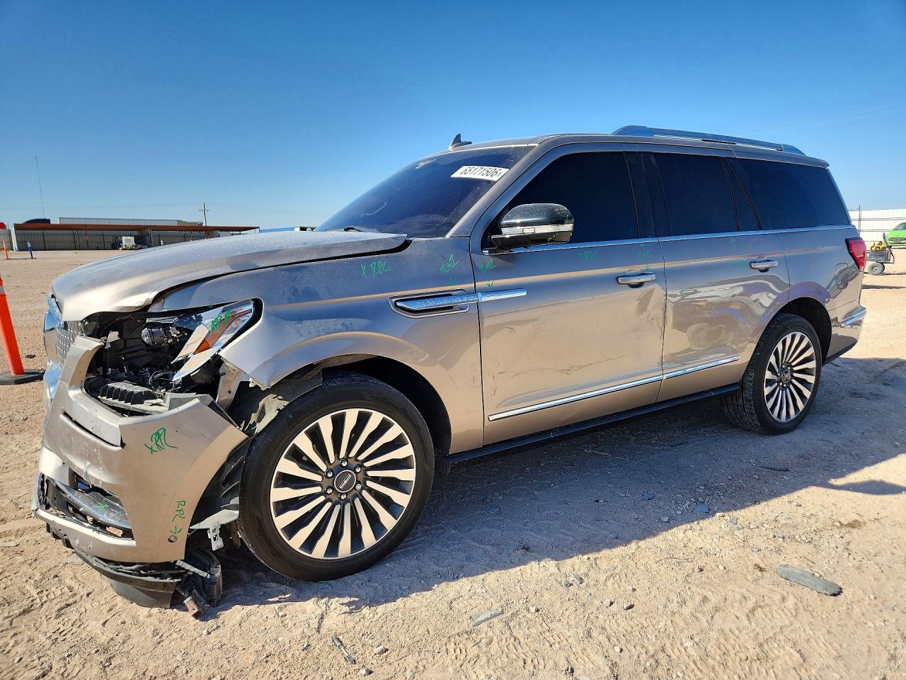 2020 Lincoln Navigator VIN 5LMJJ2LTXLEL01104 — COPART salvage auction photo
