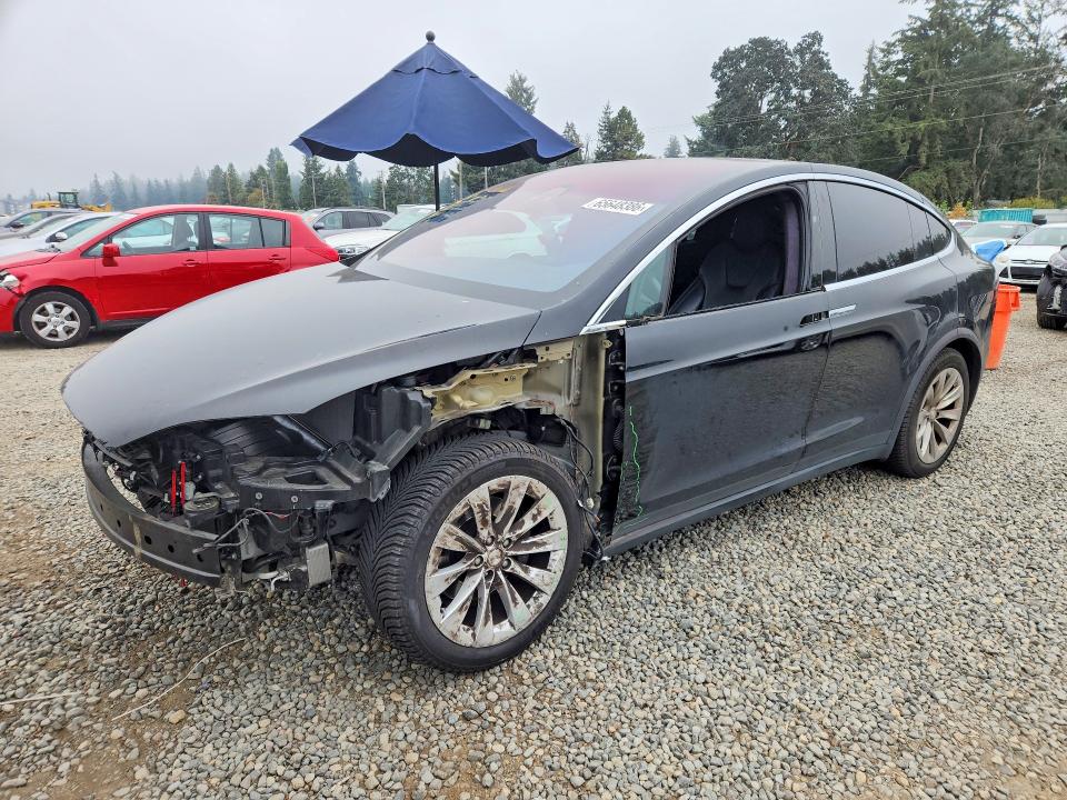 2020 Tesla Model x VIN 5YJXCDE22LF239692 — COPART salvage auction photo