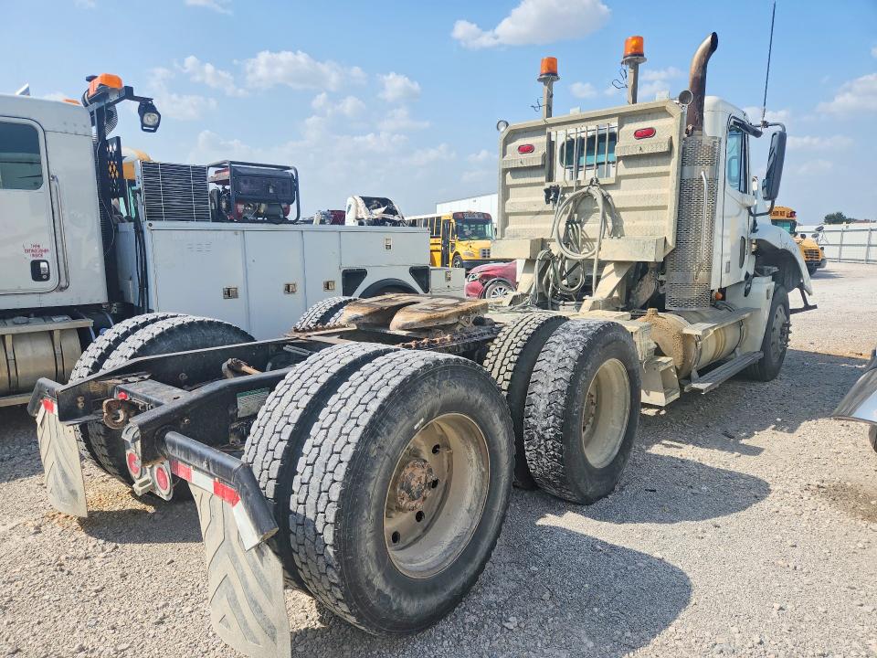 2008 Freightliner Columbia VIN 1FUJA6CK78DZ77943 COPART salvage auction — FRONT END, TX - SALVAGE VEHICLE TITLE, sold $2,650 on 2026-10-02 (photo 3)