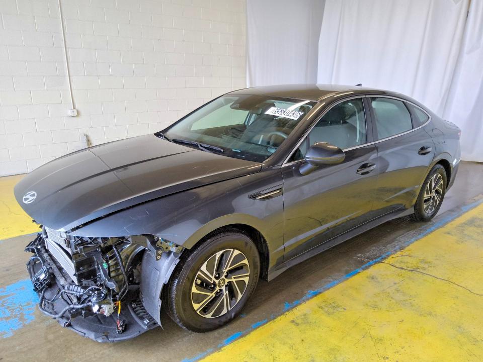 2026 Hyundai Sonata hybrid VIN KMHL24JJXTA155879 — COPART salvage auction photo