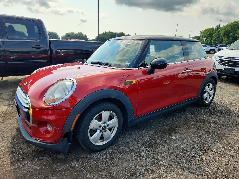 2015 Mini Cooper VIN WMWXM5C56FT974108 COPART salvage auction — MINOR DENT/SCRATCHES, Ct - Certificate Of Title (P), sold $2,950 on 2026-08-14 (photo 1)