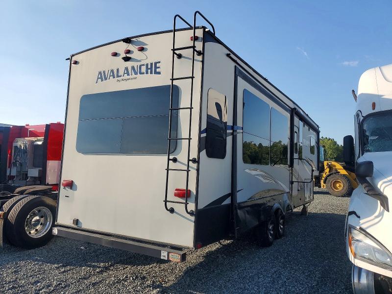 2019 Keys Camper VIN 4YDF32029KE760008 COPART salvage auction — SIDE, NC - DEALER ONLY SALVAGE TITLE, sold $3,550 on 2026-09-10 (photo 4)