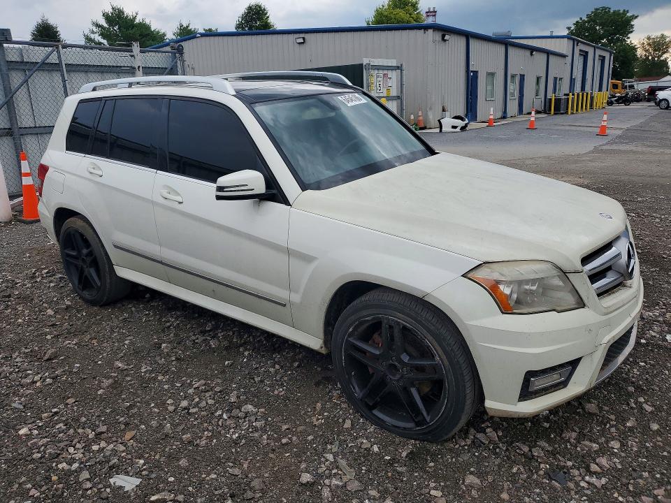 2011 Mercedes-benz Glk-klasse VIN WDCGG5GB0BF592136 COPART salvage auction — MINOR DENT/SCRATCHES, Md - Certificate Of Title, sold $1,350 on 2026-08-17 (photo 4)