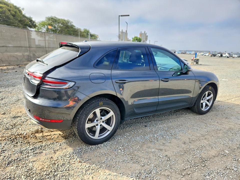 2019 Porsche Macan VIN WP1AA2A54KLB06930 COPART salvage auction — REAR END, CA - SALVAGE CERTIFICATE, sold $15,700 on 2026-09-11 (photo 3)