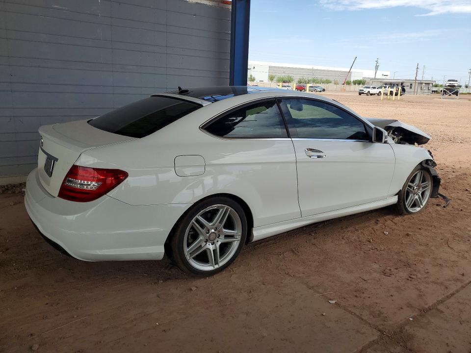 2013 Mercedes-benz C-klasse VIN WDDGJ4HB1DG036839 COPART salvage auction — FRONT END, Az - Cert Of Title - Salvage, sold $575 on 2026-08-13 (photo 3)