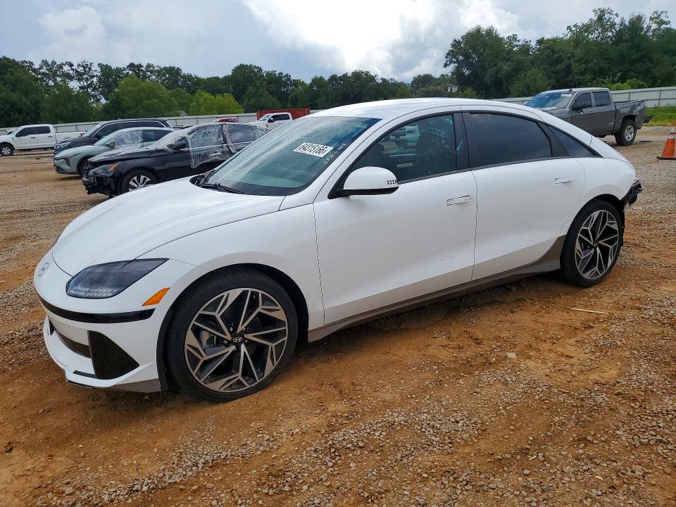 2023 Hyundai Ioniq 6 VIN KMHM34AC4PA049565 — COPART salvage auction photo