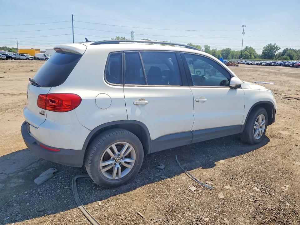 2016 Volkswagen Tiguan VIN WVGBV7AX2GW557218 COPART salvage auction — FRONT END, Salvage Title, sold $1,700 on 2026-08-14 (photo 3)