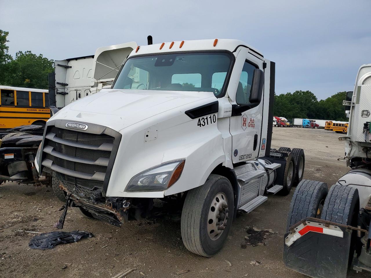 2023 Freightliner Cascadia VIN 3AKJHTDV9PSUP4555 — COPART salvage auction photo