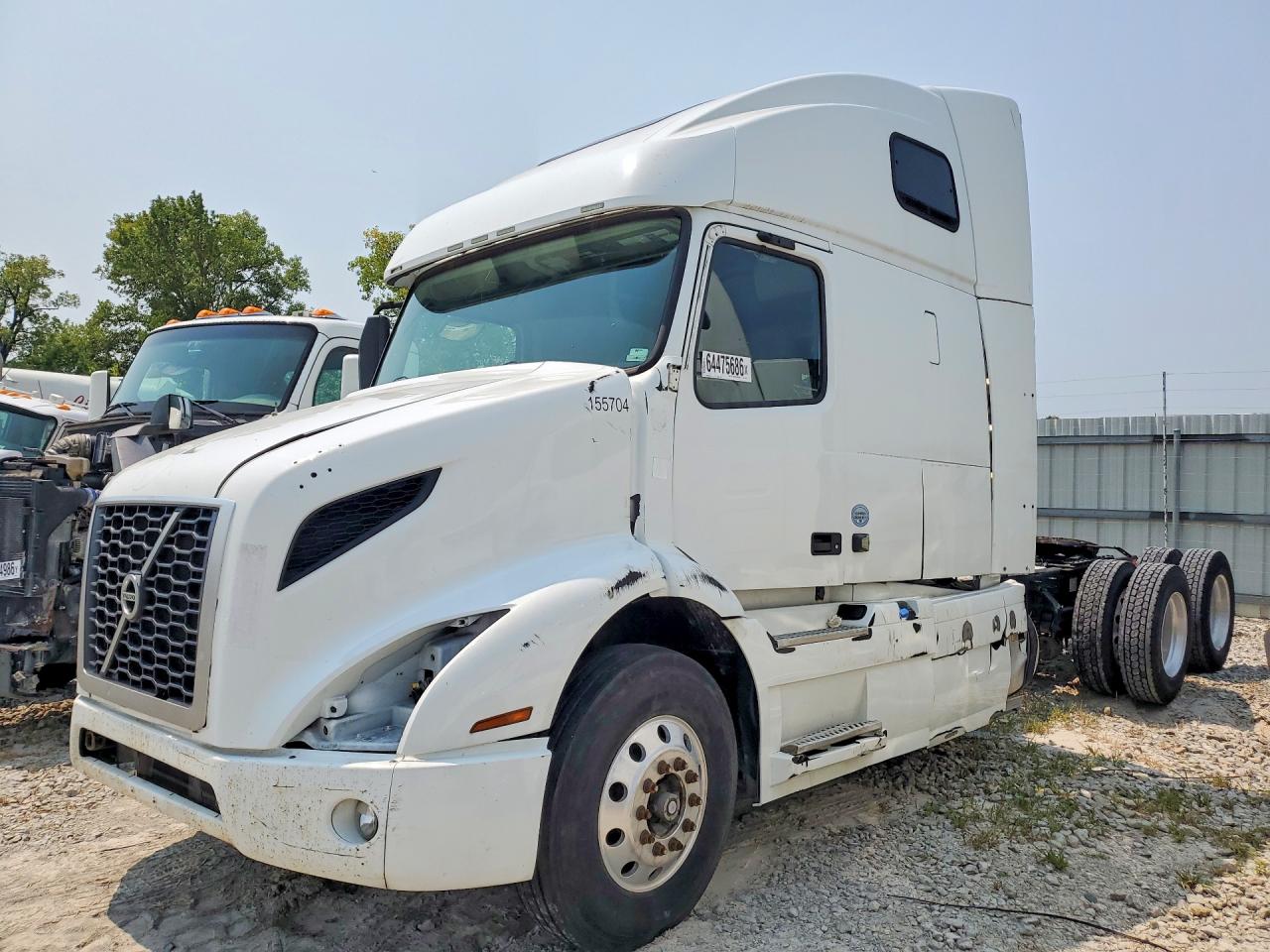 2020 Volvo VNR VIN 4V4WC9EH6LN247412 — COPART salvage auction photo