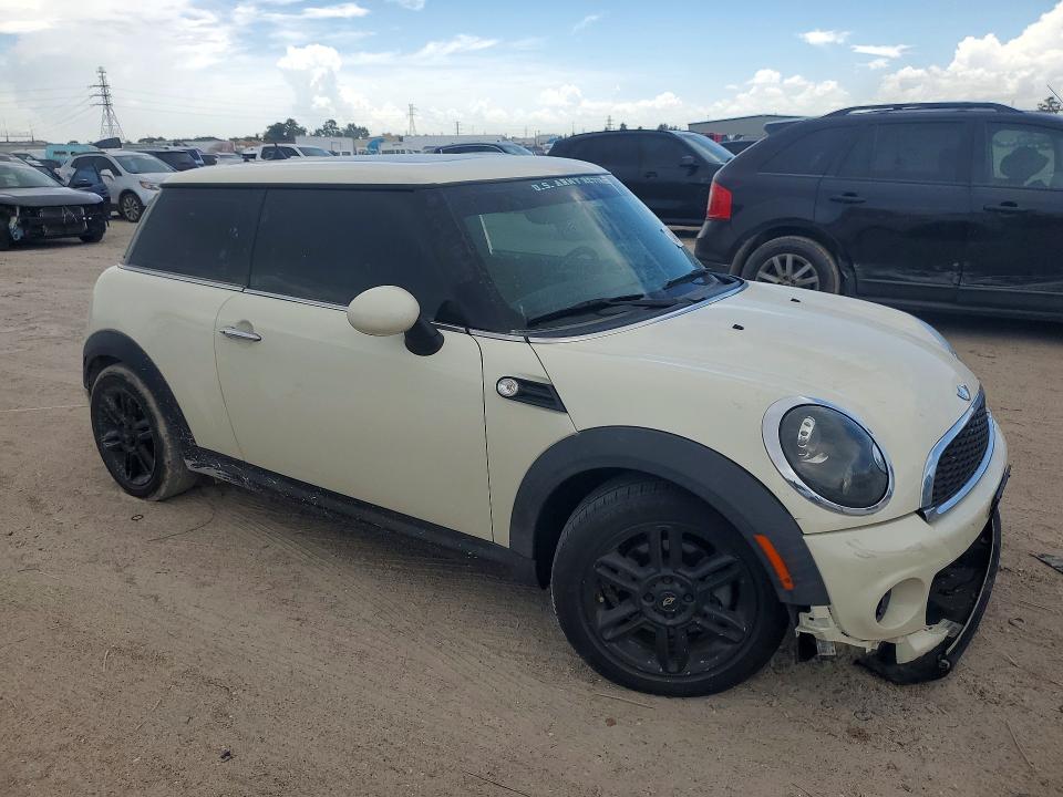 2012 Mini Cooper VIN WMWSU3C57CT186092 COPART salvage auction — FRONT END, Tx - Salvage Vehicle Title, sold $950 on 2026-09-08 (photo 4)