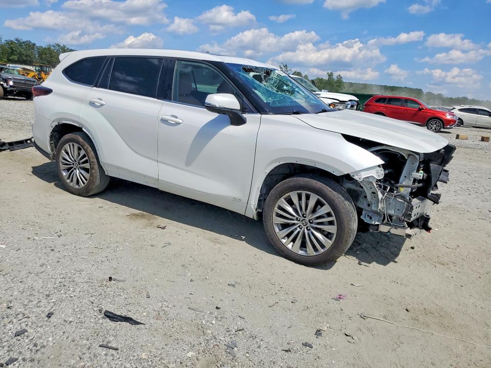 2024 Toyota Highlander VIN 5TDEBRCH3RS637223 COPART salvage auction — FRONT END, Sc - Cert Of Title-Salvage, sold $26,000 on 2026-08-26 (photo 4)