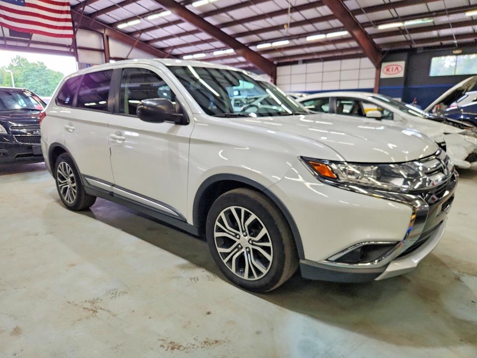 2017 Mitsubishi Outlander VIN JA4AD2A33HZ000511 COPART salvage auction — MINOR DENT/SCRATCHES, FL - CERTIFICATE OF TITLE (P), sold $2,100 on 2026-09-15 (photo 4)