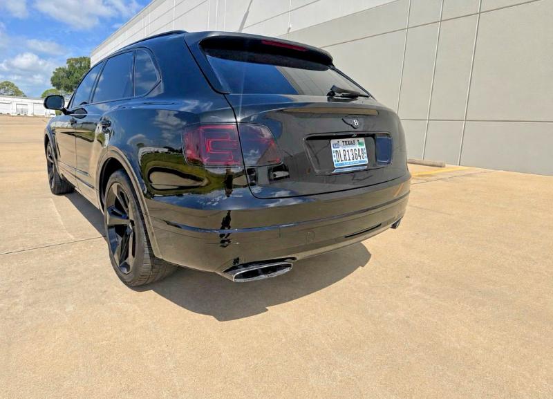2017 Bentley Bentayga VIN SJAAC2ZV8HC014584 COPART salvage auction — NORMAL WEAR, MD - CERT OF SALVAGE > 75% DAMAGE (P), sold $10,200 on 2026-09-11 (photo 3)
