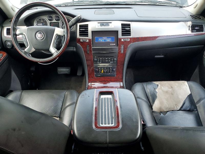 2013 Cadillac Escalade VIN 1GYS3BEF3DR139690 COPART salvage auction — MINOR DENT/SCRATCHES, Sc - Certificate Of Title, sold $900 on 2026-08-19 (photo 8)