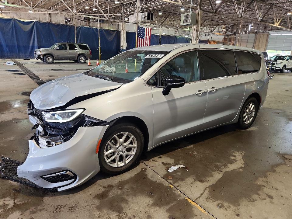 2026 Chrysler Pacifica VIN 2C4RC1BG7TR193594 — COPART salvage auction photo