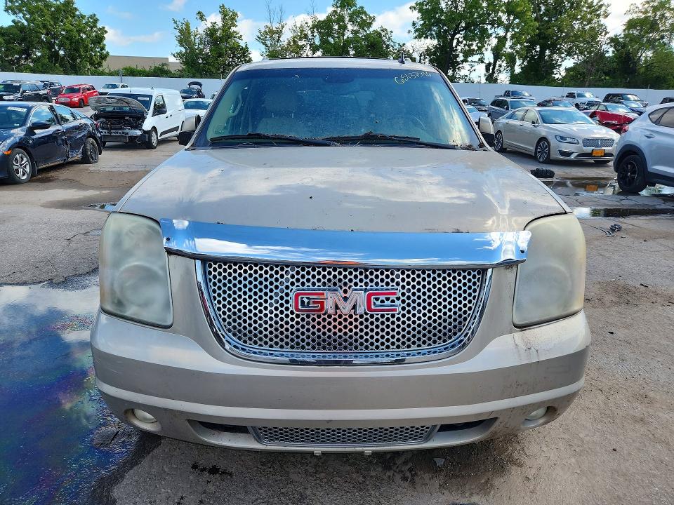 2009 Gmc Yukon VIN 1GKFC03269R229102 COPART salvage auction — NORMAL WEAR, MO - CERTIFICATE OF TITLE, sold $1,250 on 2026-09-01 (photo 5)