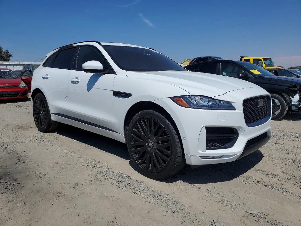 2017 Jaguar F-pace VIN SADCL2BV7HA057511 COPART salvage auction — INTERIOR BURN, CA - NON-REPAIRABLE VEHICLE CERT, sold $1,700 on 2026-10-01 (photo 4)