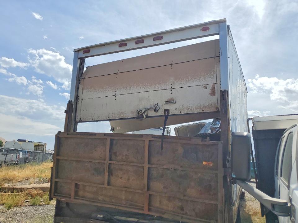 2005 Hino 258/268 VIN JHBNE8JT051S11528 COPART salvage auction — ROLLOVER, UT - SALVAGE CERTIFICATE, sold $1 on 2026-10-07 (photo 3)