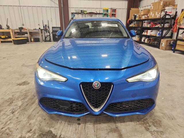 2018 Alfa romeo Giulia VIN ZARFAEEN4J7579825 COPART salvage auction — NORMAL WEAR, Fl - Certificate Of Title, sold $3,500 on 2026-08-21 (photo 5)