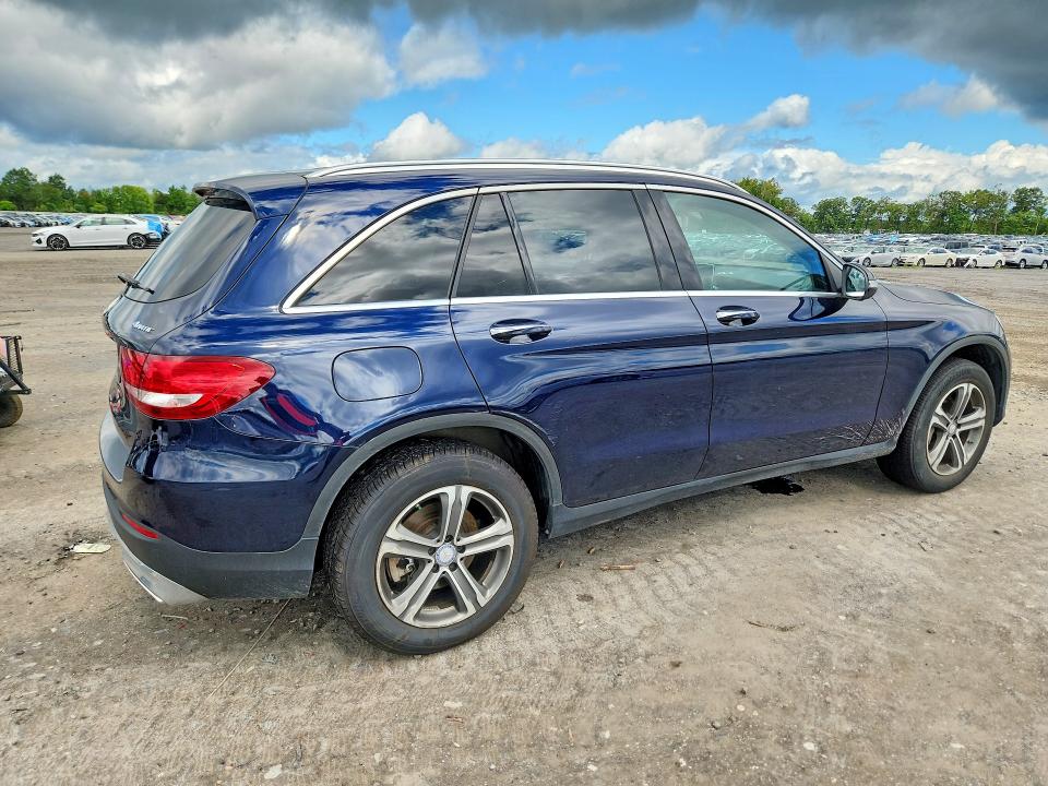 2017 Mercedes-benz Glc VIN WDC0G4KB9HF199392 COPART salvage auction — REAR END, Va - Cert Of Title - Salvage, sold $6,700 on 2026-08-19 (photo 3)