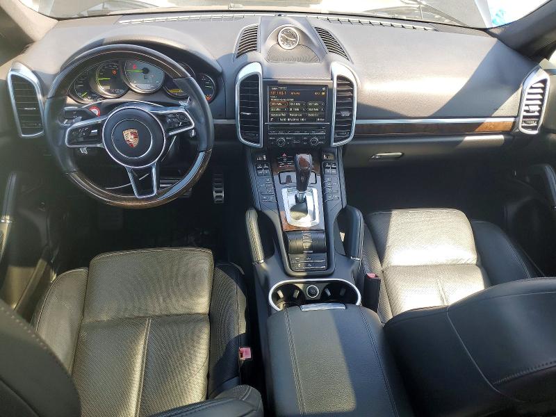 2016 Porsche Cayenne VIN WP1AE2A28GLA58589 COPART salvage auction — MINOR DENT/SCRATCHES, Ca - Dis/Dlr/Exp Only Clean Title, sold $2,200 on 2026-08-11 (photo 8)
