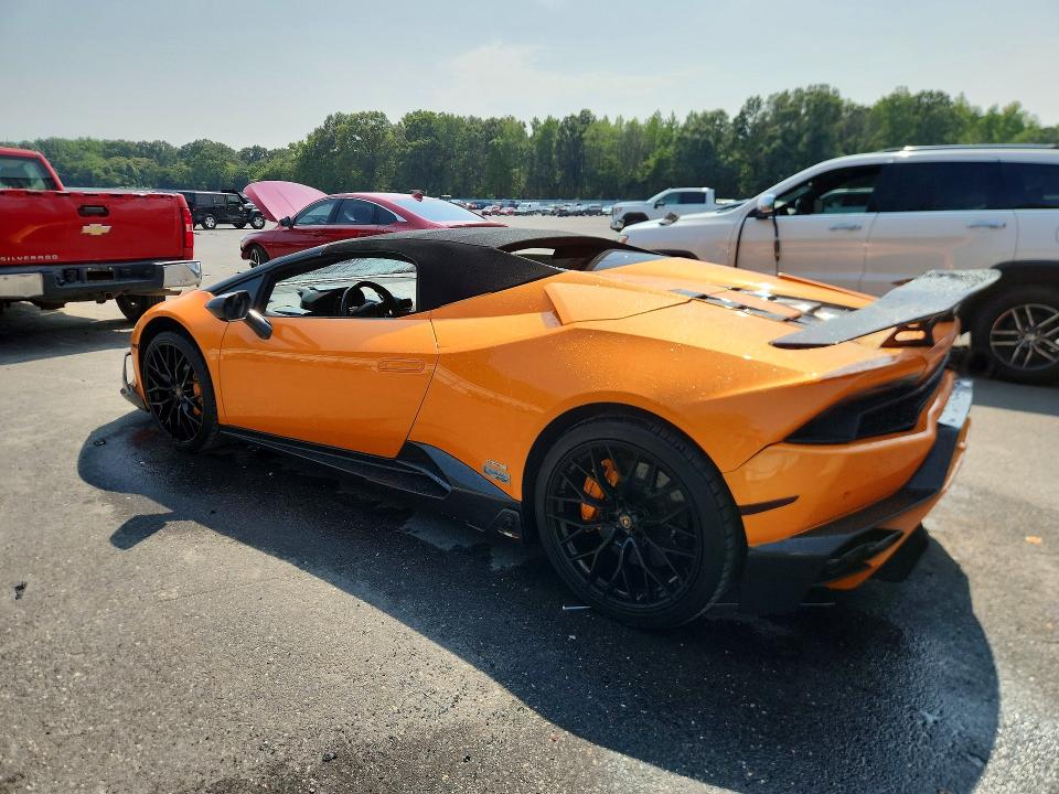 2017 Lamborghini VIN ZHWUR1ZF2HLA05614 COPART salvage auction — REAR END, Nj - Cert Of Title-Salvage, sold $150,000 on 2026-09-08 (photo 2)