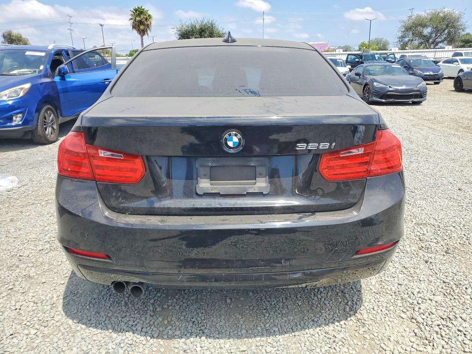 2013 BMW 3er VIN WBA3C1C55DF443276 COPART salvage auction — MECHANICAL, Ca - Dis/Dlr/Exp Only Clean Title, sold $800 on 2026-08-18 (photo 6)